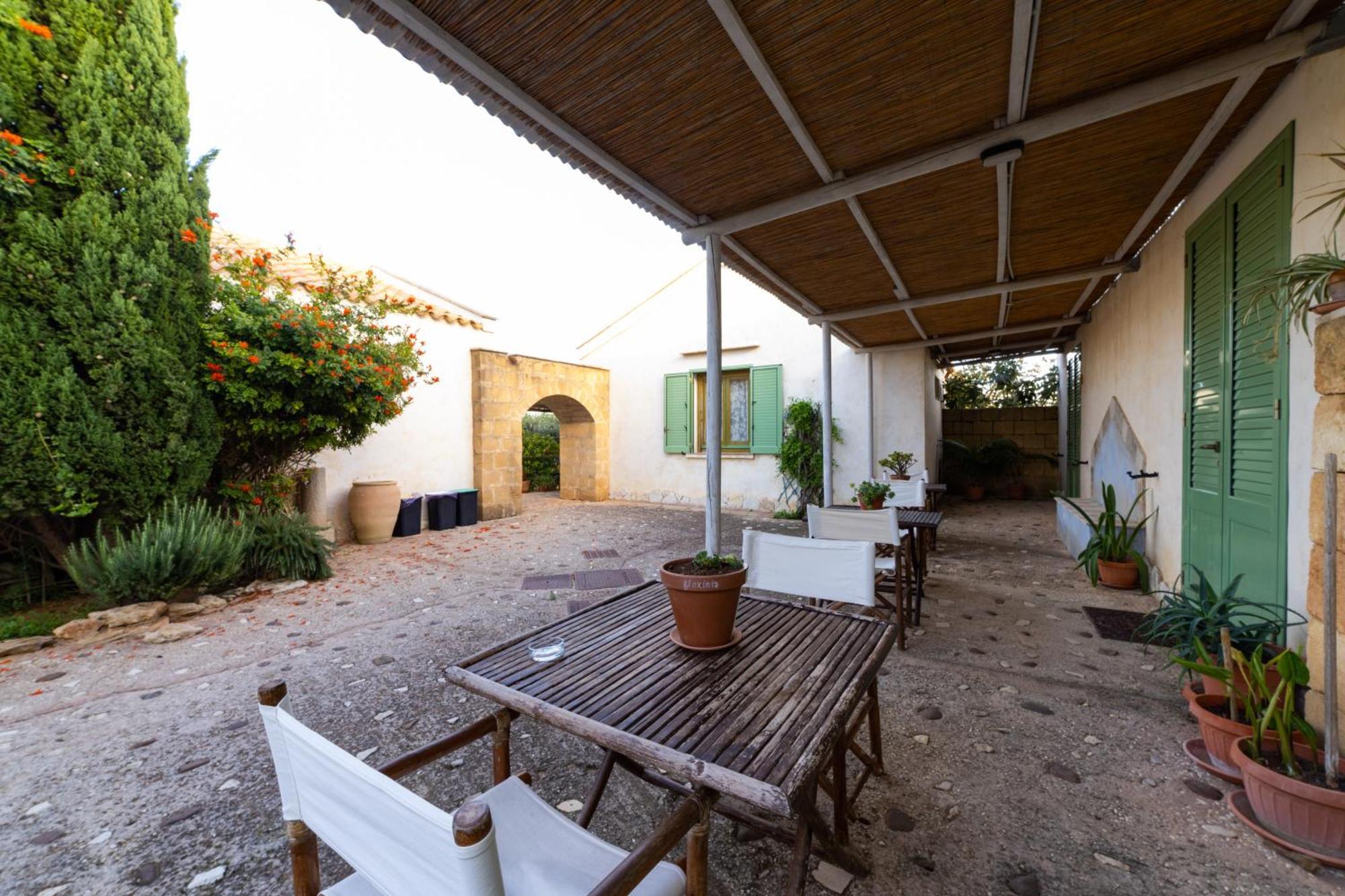 Villa Podere Fossarunza Di Carlo Manzo à Marsala Extérieur photo